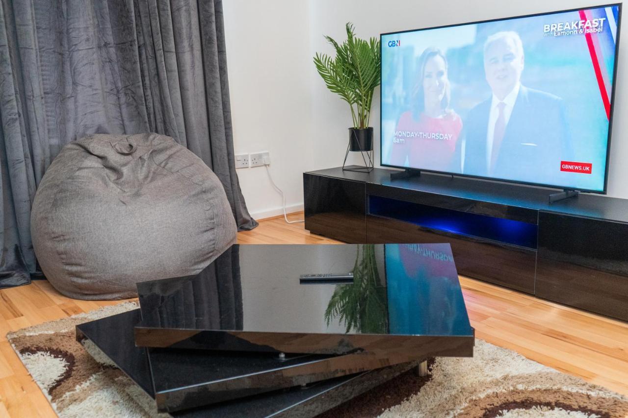 Cosy 2 Bed With Parking Near Piccadilly, Etihad Stadium And Coop Live Sleeps Up To 5 Βίλα Μάντσεστερ Εξωτερικό φωτογραφία