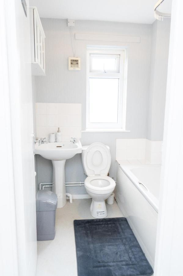 Cosy 2 Bed With Parking Near Piccadilly, Etihad Stadium And Coop Live Sleeps Up To 5 Βίλα Μάντσεστερ Εξωτερικό φωτογραφία